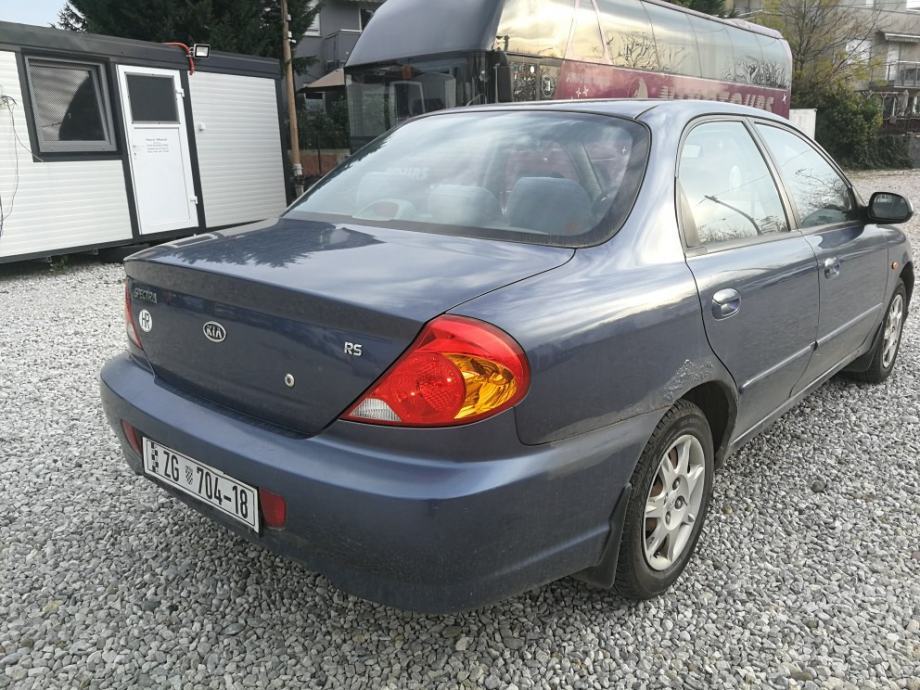 Kia spectra 1