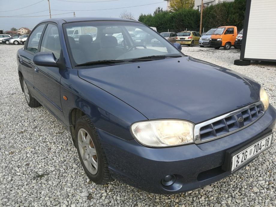 Kia spectra 1