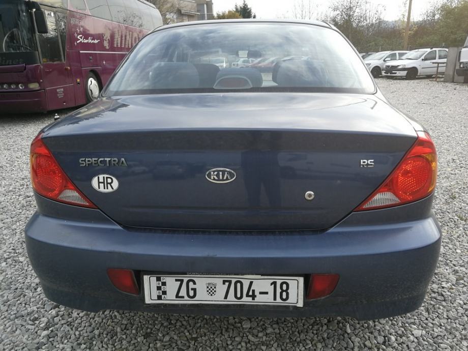 Kia spectra 1