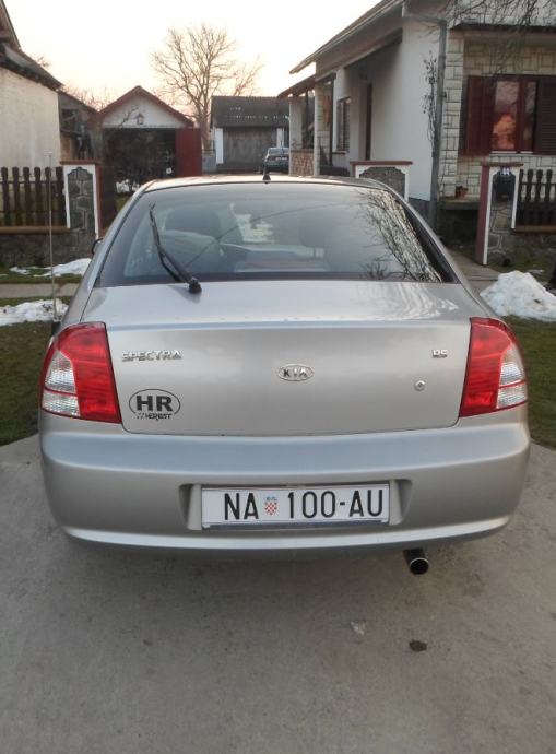 **Kia Spectra 1.6 16V RS**, 2004 god.