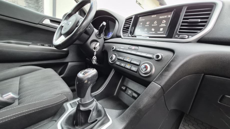Kia Sportage 1,6 benz. - 1.VLASNIK - NIJE UVOZ - 61 000 KM -, fotografija 13