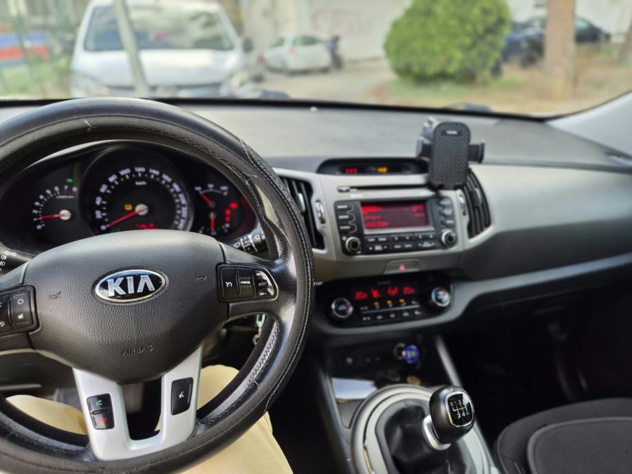 KIA SPORTAGE 1.6 BENZIN – URBAN – 2015. – PRVI VLASNIK - REG. 01/2027, fotografija 6