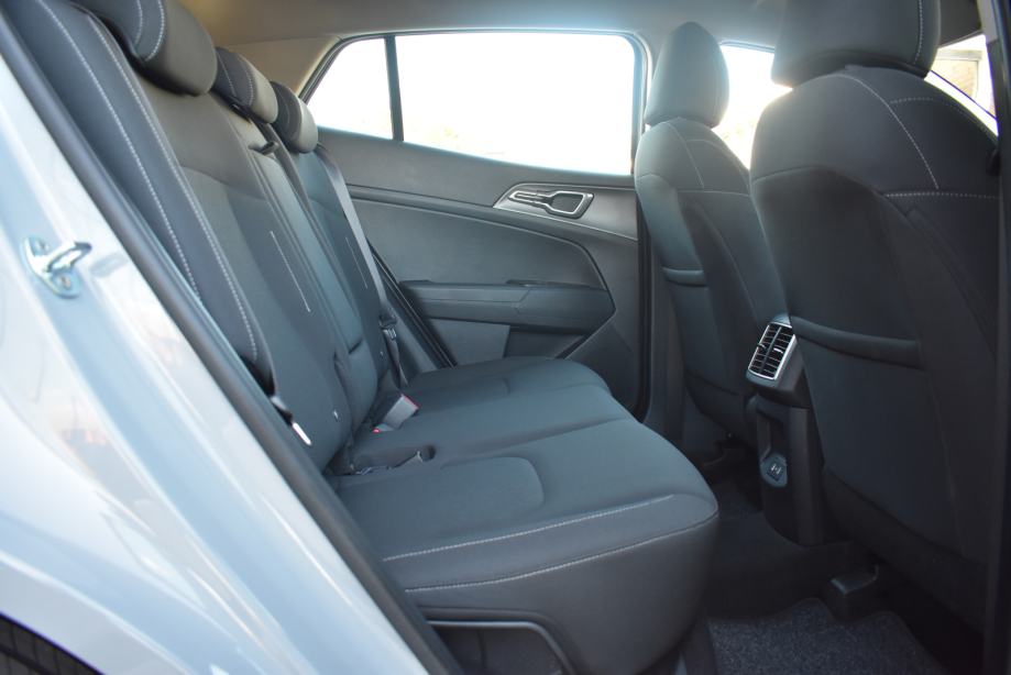 KIA SPORTAGE 1.6 T-GDI FRESH, NAVIGACIJA, MALO KM., JAMSTVO, fotografija 18