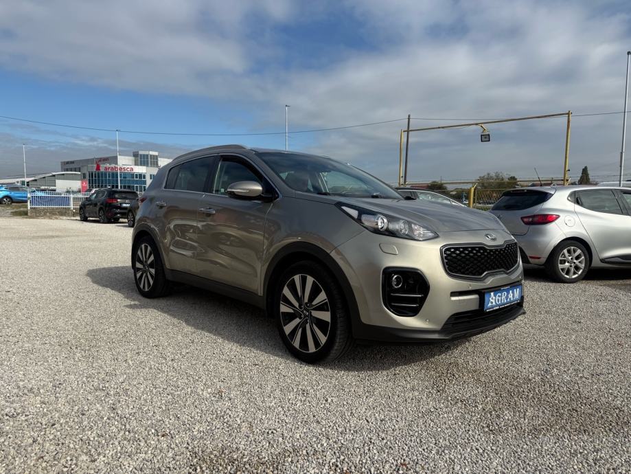 Kia Sportage 1.7*CRDI*PRVI VLASNIK*NAVI*R.KAMERA*XENON*START STOP*SERV, fotografija 2