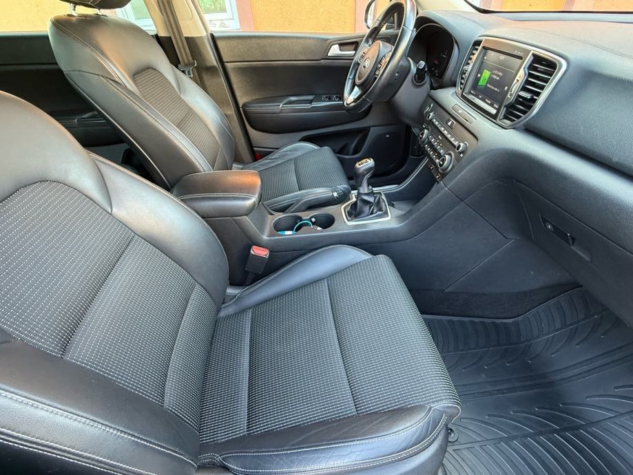 Kia Sportage 1.7*CRDI*PRVI VLASNIK*NAVI*R.KAMERA*XENON*START STOP*SERV, fotografija 17