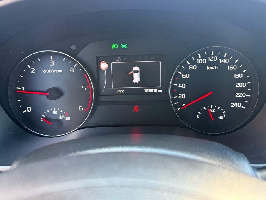 Kia Sportage 1.7*CRDI*PRVI VLASNIK*NAVI*R.KAMERA*XENON*START STOP*SERV, fotografija 11