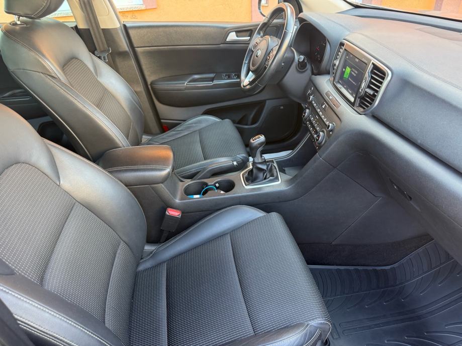Kia Sportage 1.7*CRDI*PRVI VLASNIK*NAVI*R.KAMERA*XENON*START STOP*SERV, fotografija 19