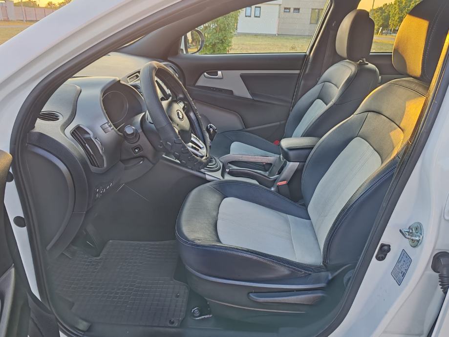 Kia Sportage 2,0 CRDi AWD, 158000 KM, 2015 G, KARTICE DO 36 RATA, fotografija 11