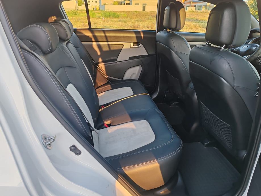 Kia Sportage 2,0 CRDi AWD, 158000 KM, 2015 G, KARTICE DO 36 RATA, fotografija 9