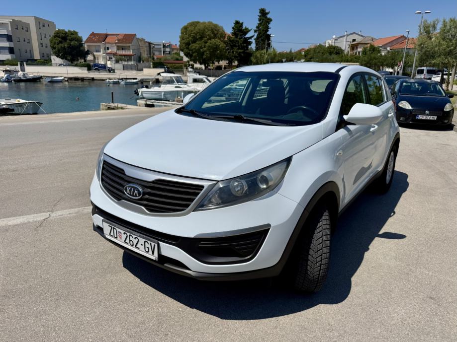 Kia Sportage 2WD 1,6 / Garažiran, očuvan, redovno servisiran, fotografija 2