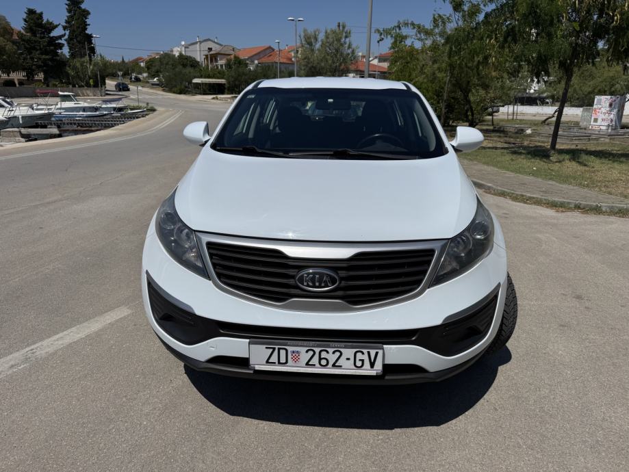 Kia Sportage 2WD 1,6 / Garažiran, očuvan, redovno servisiran, fotografija 3