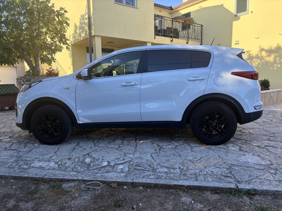 Kia Sportage 2WD 1,6 GDI Benzin, pogled izvana - slika 4