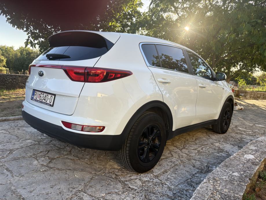 Kia Sportage 2WD 1,6 GDI Benzin, fotografija 7