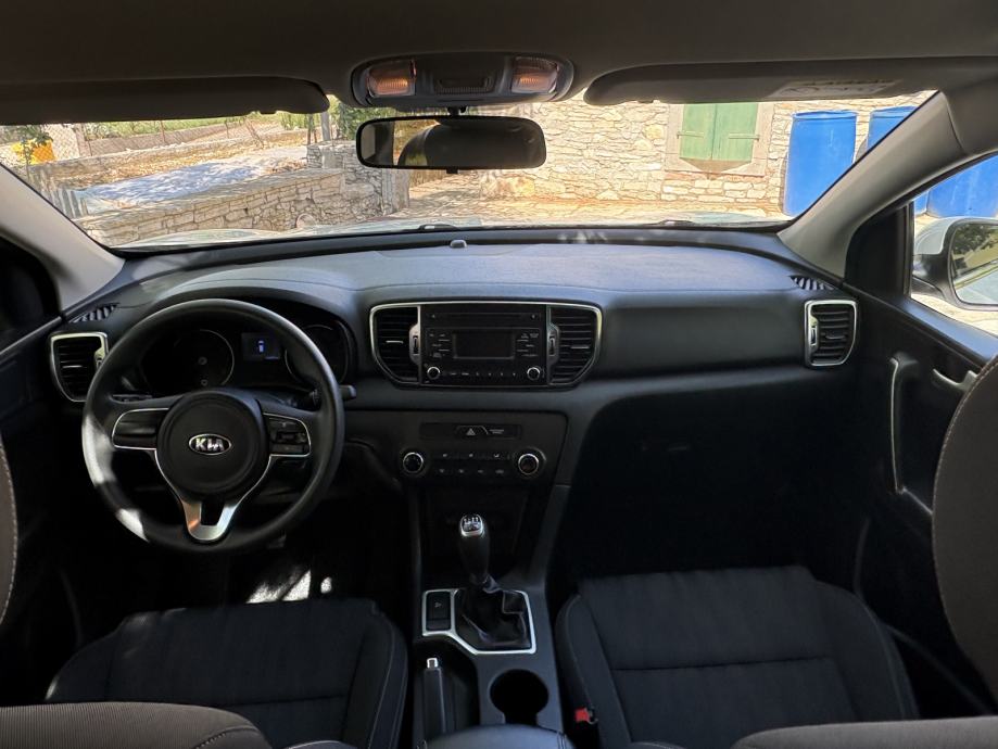 Kia Sportage 2WD 1,6 GDI Benzin, fotografija 11