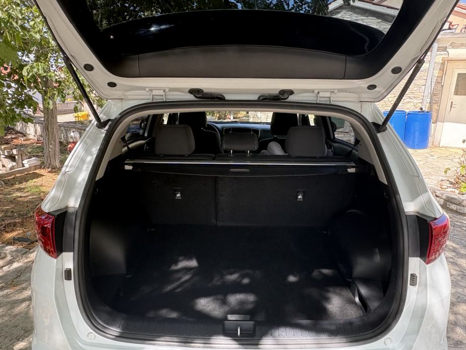 Kia Sportage 2WD 1,6 GDI Benzin, fotografija 12