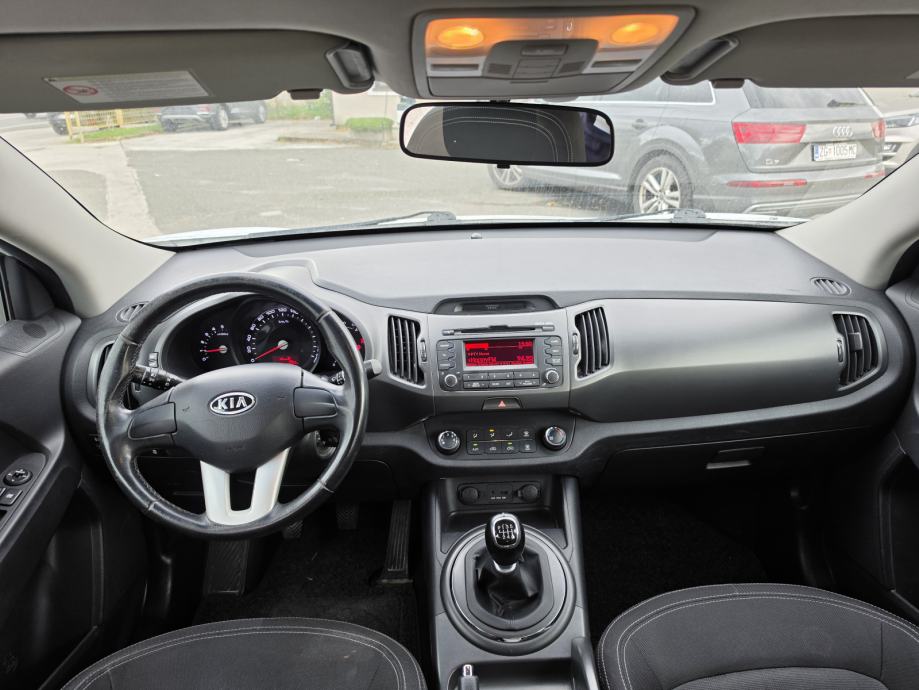 Kia Sportage 2WD 1,7 CRDi*SERVISNA *GARANCIJA 12 MJ *KARTICE 36 RATA*, fotografija 10