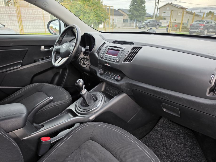 Kia Sportage 2WD 1,7 CRDi*SERVISNA *GARANCIJA 12 MJ *KARTICE 36 RATA*, fotografija 12