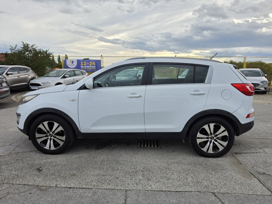 Kia Sportage 2WD 1,7 CRDi*SERVISNA *GARANCIJA 12 MJ *KARTICE 36 RATA*, fotografija 9