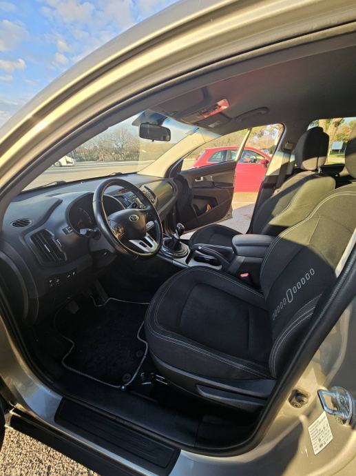 Kia Sportage 2WD 1,7 CRDi, fotografija 7