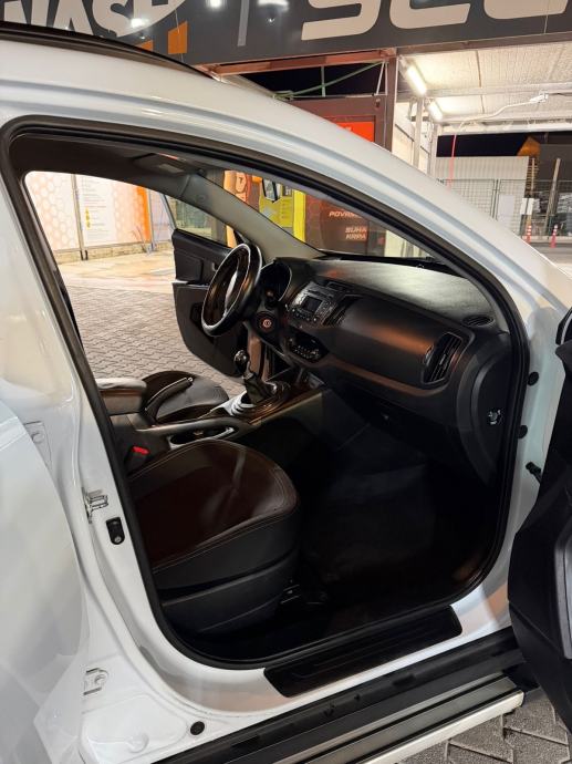 Kia Sportage 2WD 1,7 CRDi, fotografija 4