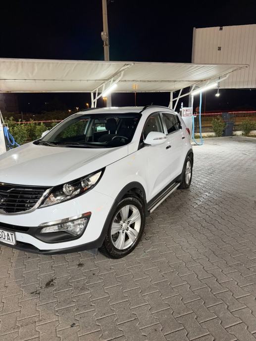 Kia Sportage 2WD 1,7 CRDi, fotografija 3