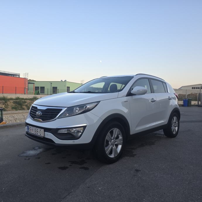 Kia Sportage AWD 2,0 CRDi automatik, fotografija 2