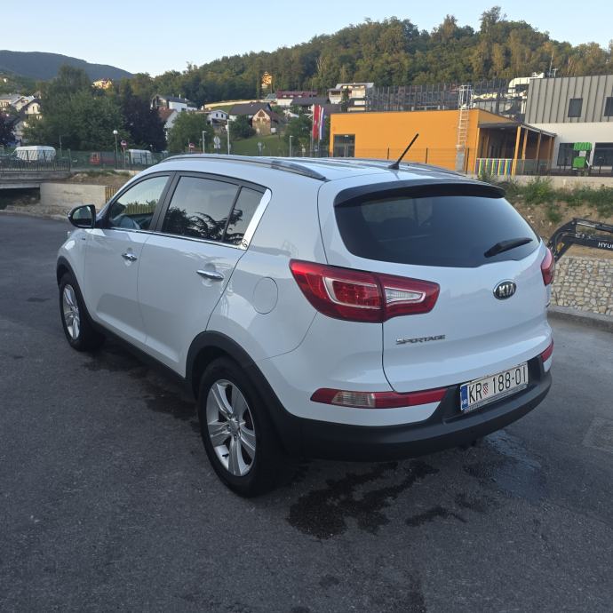 Kia Sportage AWD 2,0 CRDi automatik, fotografija 4