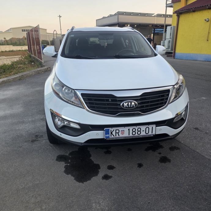 Kia Sportage AWD 2,0 CRDi automatik, fotografija 6