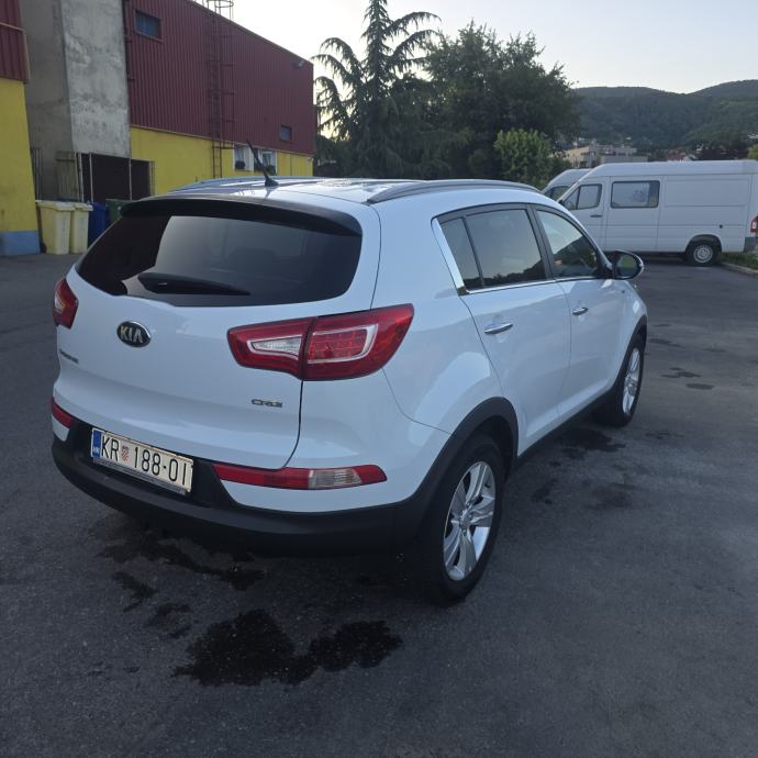 Kia Sportage AWD 2,0 CRDi automatik, fotografija 3