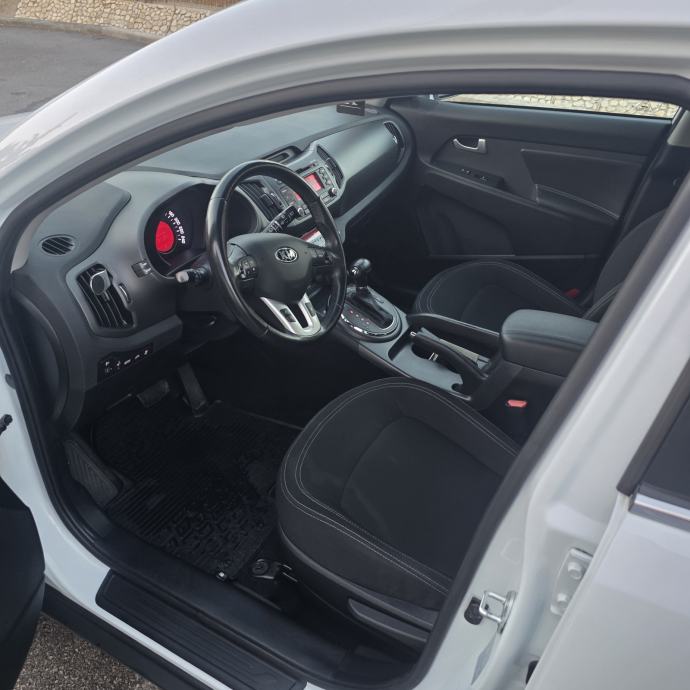Kia Sportage AWD 2,0 CRDi automatik, fotografija 8