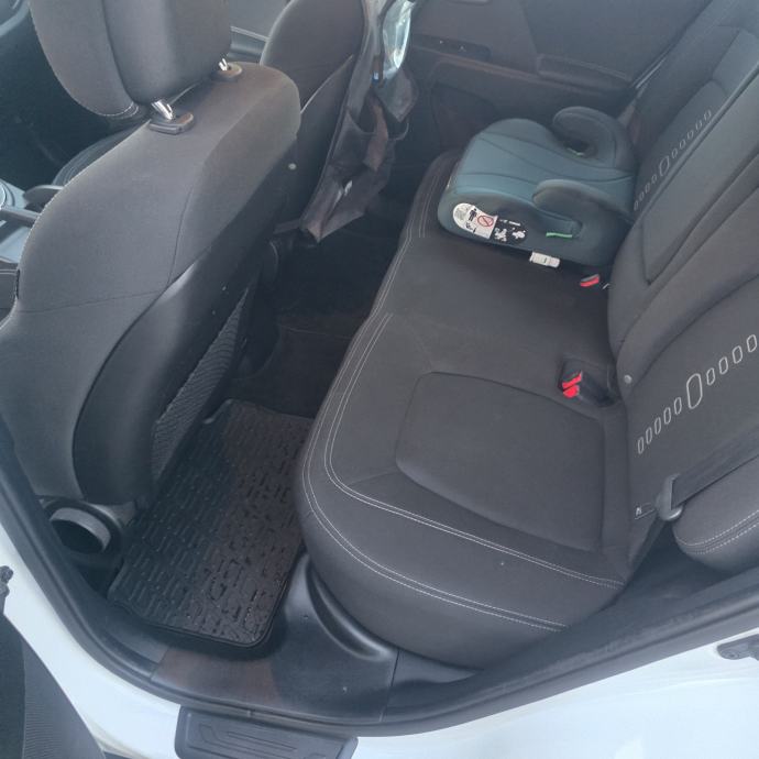 Kia Sportage AWD 2,0 CRDi automatik, fotografija 11