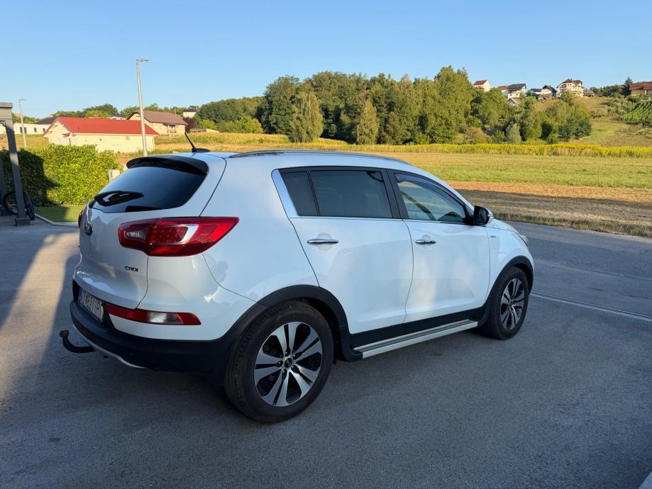 Kia Sportage AWD 2,0 CRDi odlična oprema,redovito servisiran,reg!!, fotografija 6