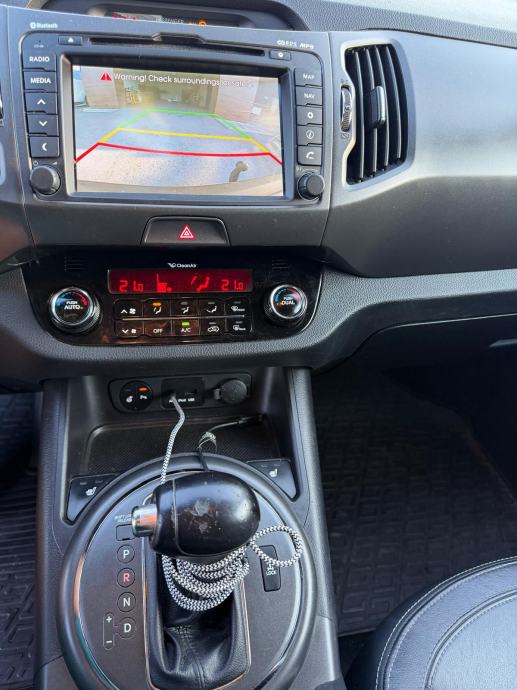 Kia Sportage AWD 2,0 CRDi odlična oprema,redovito servisiran,reg!!, fotografija 15