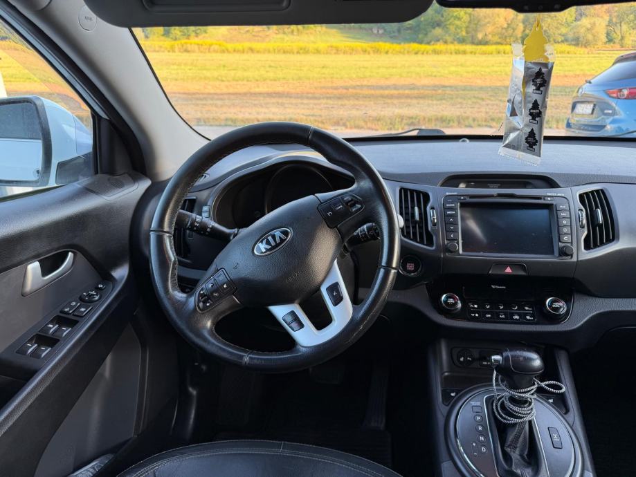 Kia Sportage AWD 2,0 CRDi odlična oprema,redovito servisiran,reg!!, fotografija 16