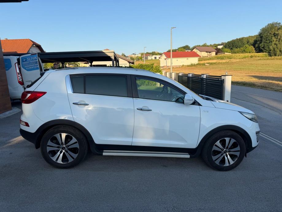 Kia Sportage AWD 2,0 CRDi odlična oprema,redovito servisiran,reg!!, fotografija 4