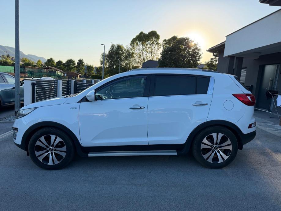 Kia Sportage AWD 2,0 CRDi odlična oprema,redovito servisiran,reg!!, fotografija 5