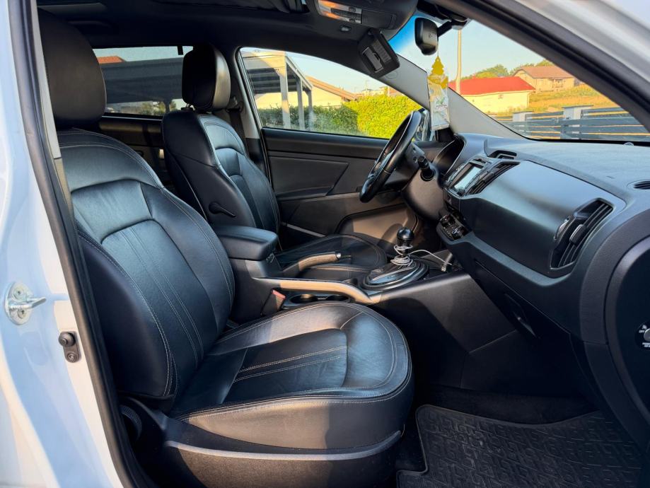 Kia Sportage AWD 2,0 CRDi odlična oprema,redovito servisiran,reg!!, fotografija 10