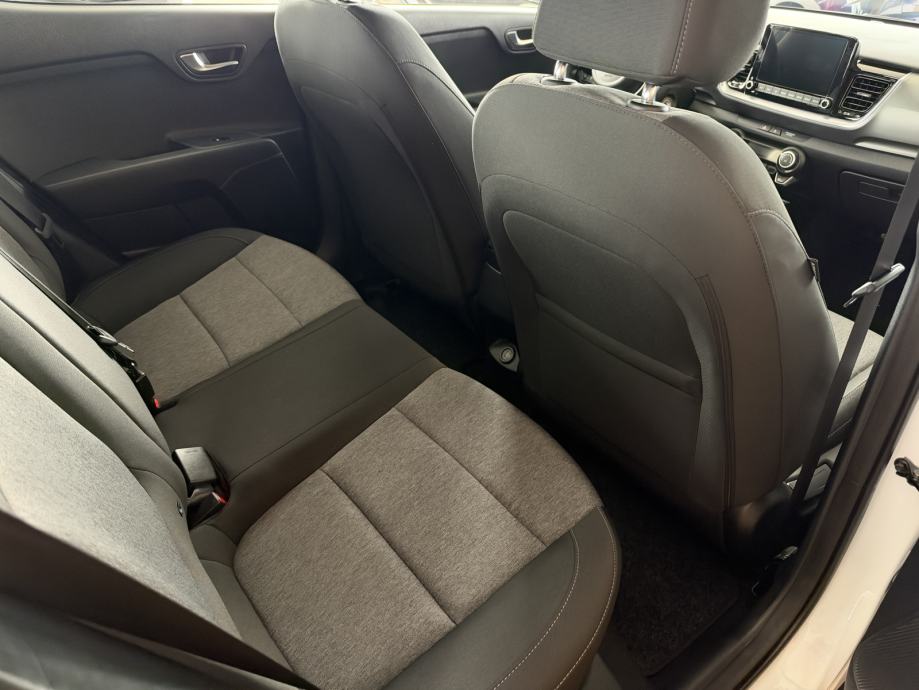 Kia Stonic 1.0 T-GDI Lx Urban+ 7DCT, fotografija 17