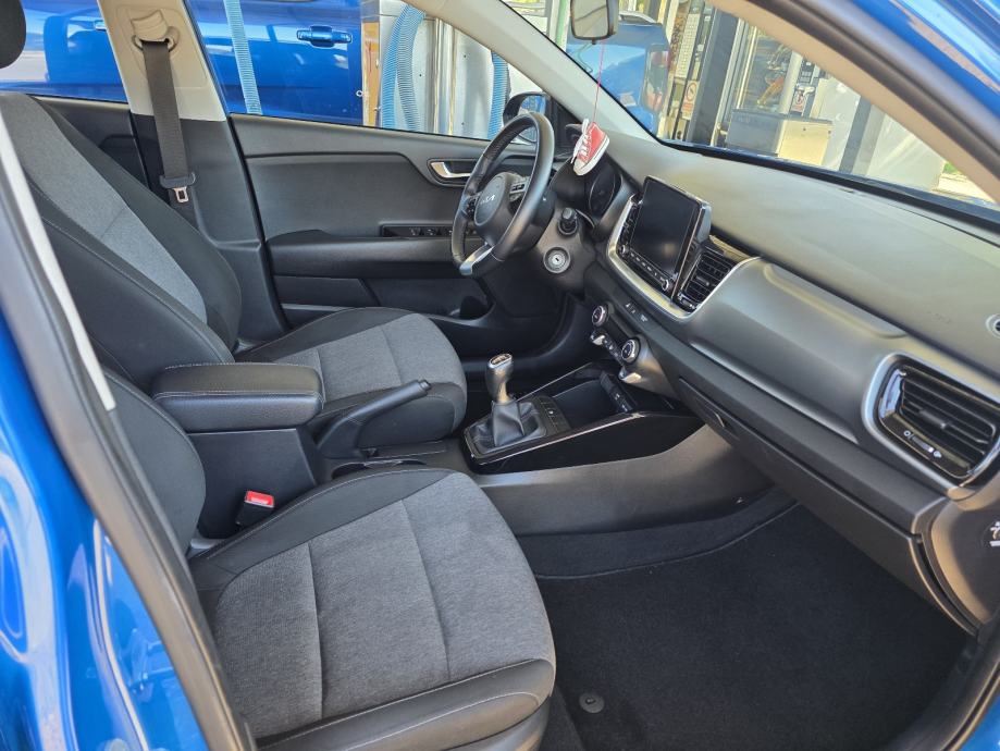 Kia Stonic 1.0 T-GDi, fotografija 8