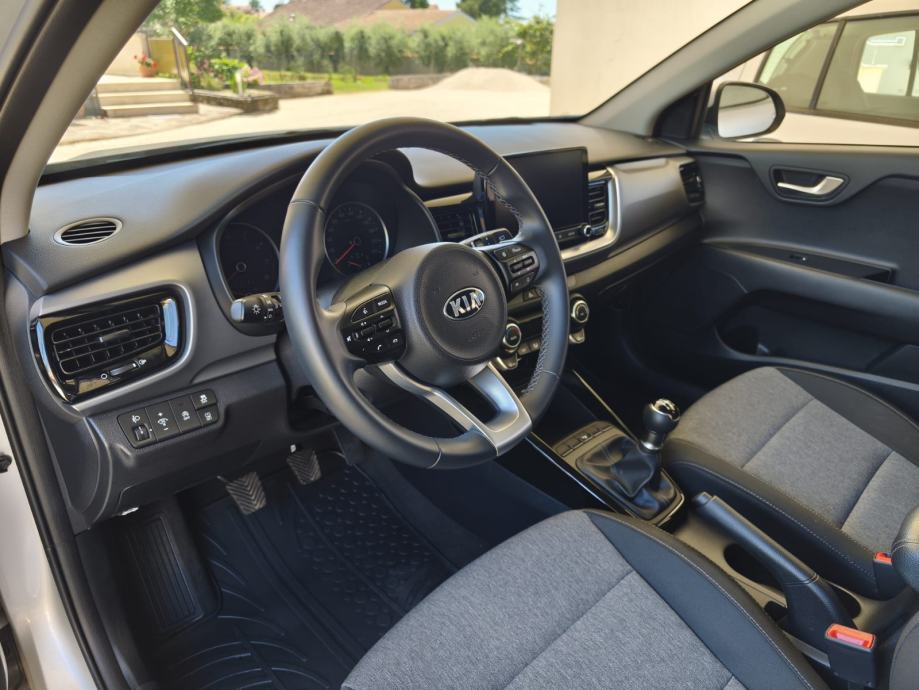 Kia Stonic 1.2 2021, fotografija 4