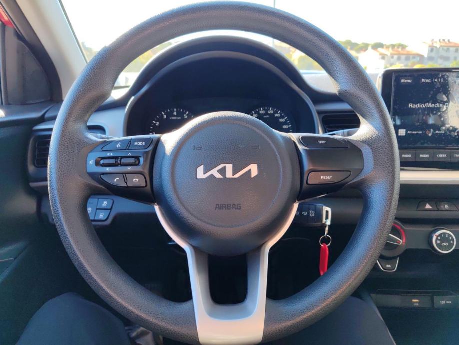 KIA Stonic 1.2 DPI FUN, fotografija 16