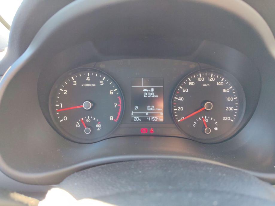 KIA Stonic 1.2 DPI FUN, fotografija 17