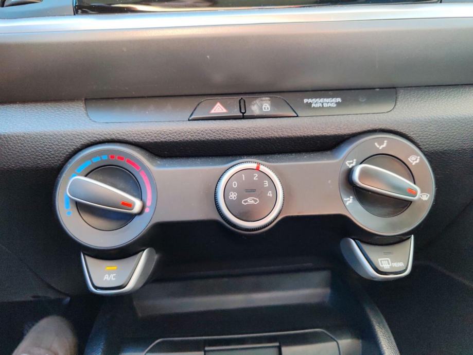 KIA Stonic 1.2 DPI FUN, fotografija 19