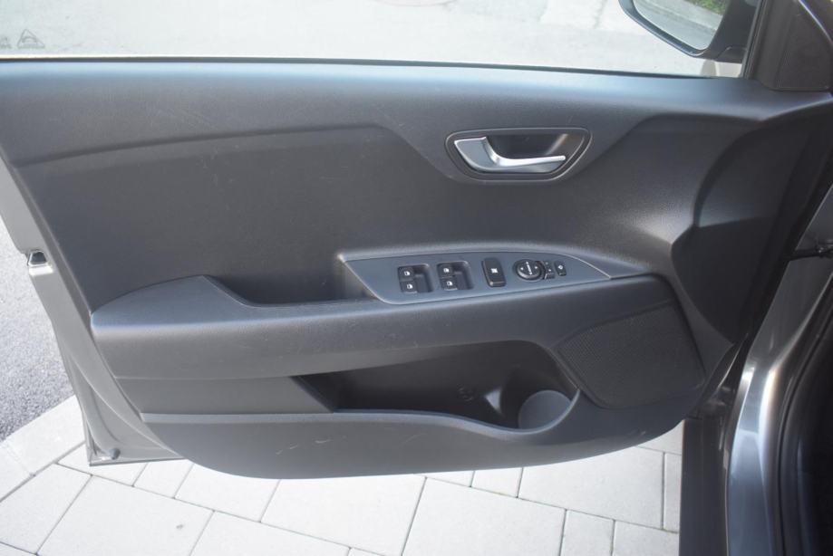 KIA Stonic 1.2 URBAN, NAVIGACIJA , JAMSTVO, fotografija 19
