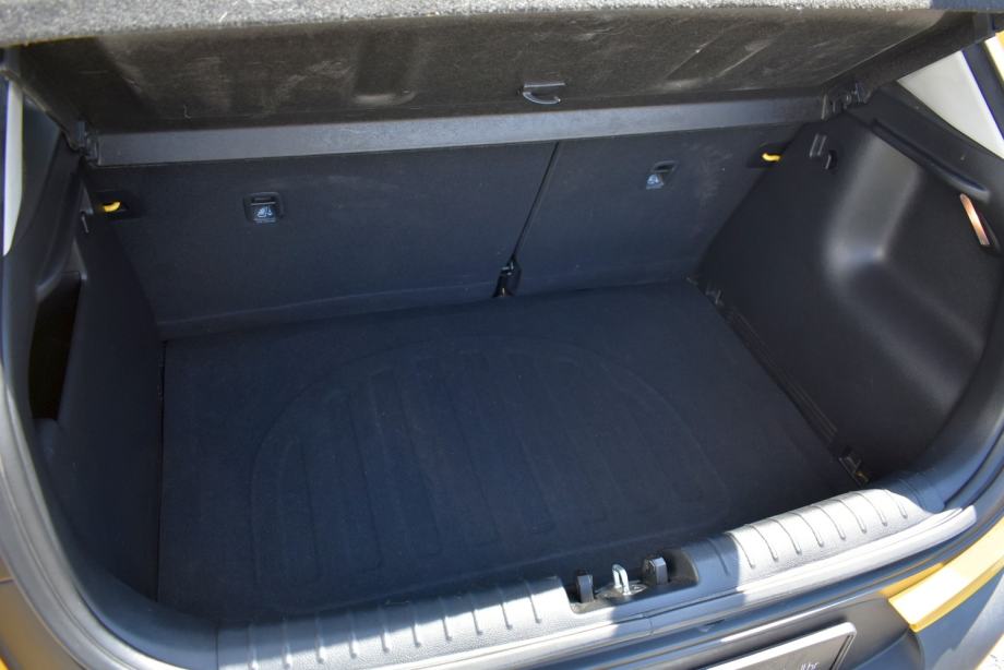 Kia Stonic 1.2 LX FUN *HR* TVORNIČKO JAMSTVO, DRUGI SET KOTAČA, fotografija 9
