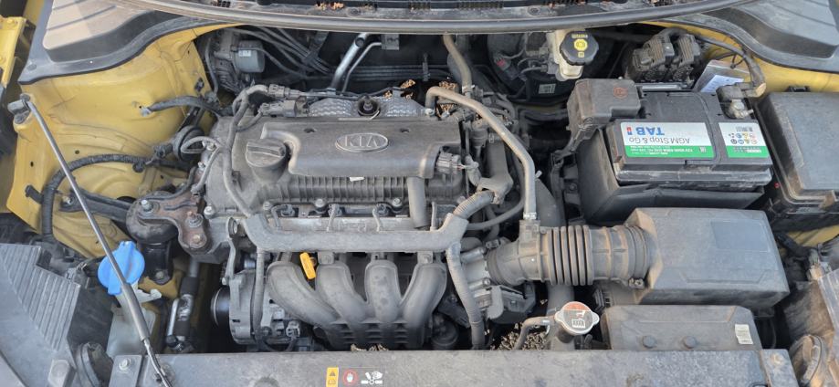 Kia Stonic 1.4 PRVI VLASNIK,112000 km,SUPER STANJE, fotografija 9