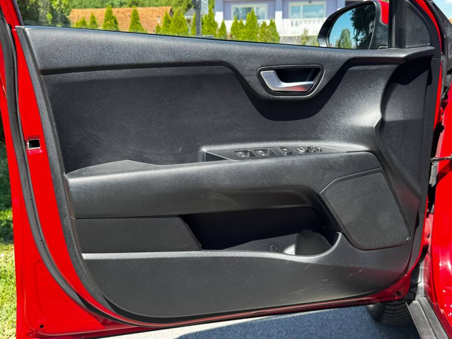 Kia Stonic 1,6 CRDi Vision *JAMSTVO*KUKA*KAMERA*, fotografija 7
