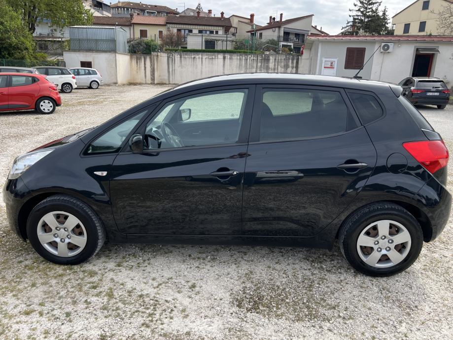 Kia Venga 1,4 CRDi EX, fotografija 2
