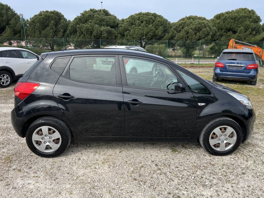 Kia Venga 1,4 CRDi EX, fotografija 5