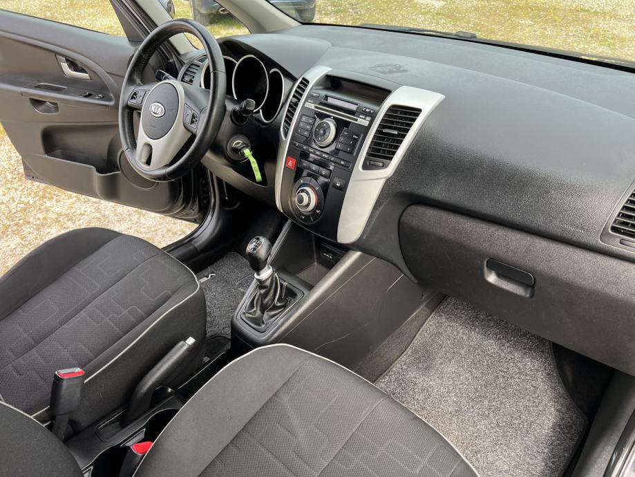 Kia Venga 1,4 CRDi EX, fotografija 11